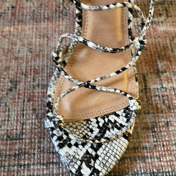 FASHION NOVA SNAKESKIN WEDGE - Picture 2 of 6